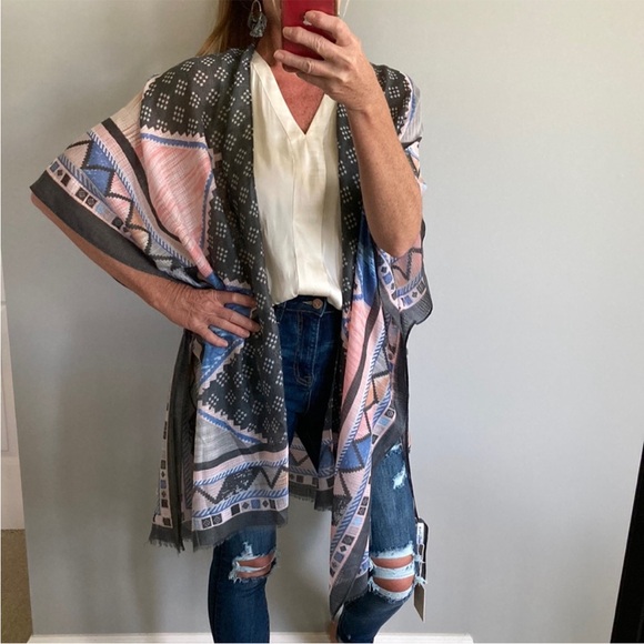 Geo Print Boho Kimono - Picture 2 of 9